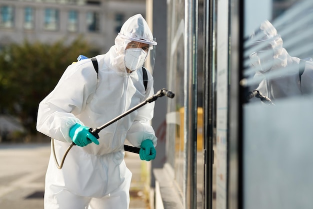 Make a Lasting First Impression with Neon Clean Facade Cleaning