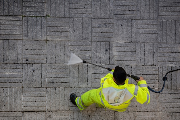 Make a Lasting First Impression with Neon Clean OC Facade Cleaning