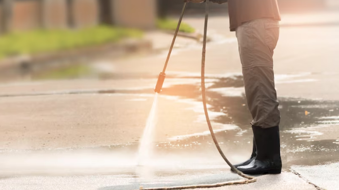 Commercial-Grade Pressure Washing Equipment in Santa Ana