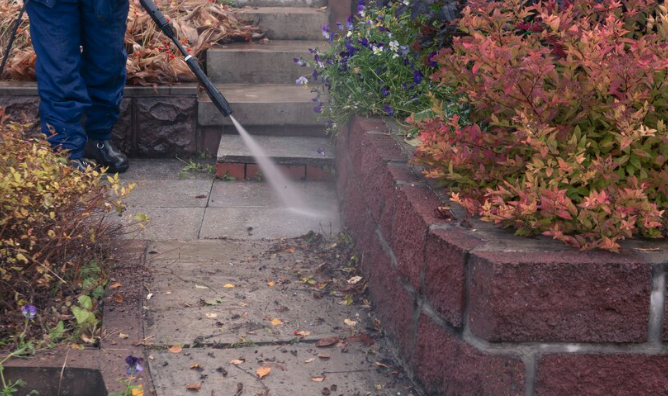 Gutter Cleaning With Pressure Washing in Anaheim